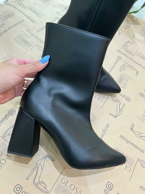 Bota cano curto - Preta