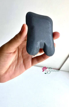 Guasha Borboleta - Pedra Basalto - comprar online