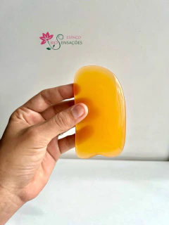 Guasha de Resina Meia Lua - comprar online
