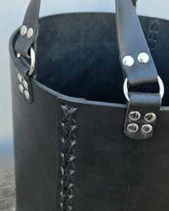 Canasto Cuero Negro - LARO