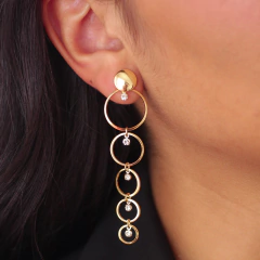 BRINCO PÊNDULO DE CÍRCULOS - BANHADO A OURO18K - comprar online