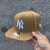 BONÉ 9FIFTY NEW ERA NEW YORK YANKEES LOGO CARAMELO na internet