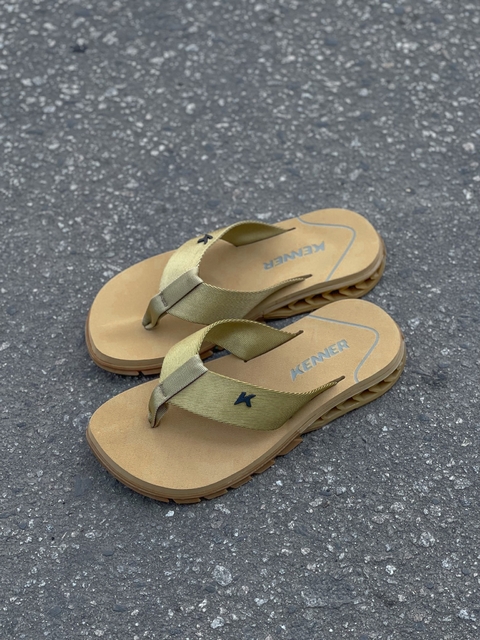 SANDÁLIA KENNER RAKKA MONOCROMÁTICA MARROM