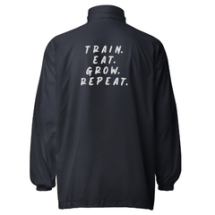 Jaqueta corta vento unissex bordada - Bulk Mode "Train. Eat. Grow. Repeat"