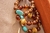 Pulseira com Detalhe em Pedra Natural Turquesa e Resina em Elástico Banhada em Ouro 18k - Karine e Flávia Semi Joias