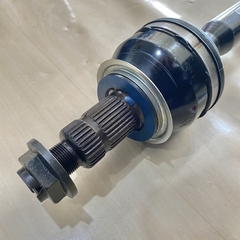 Imagem do Semi eixo traseiro, lado DIREITO RH, com 01 homocinética do GM Camaro V8 6.2L. 2010 a 2015.
