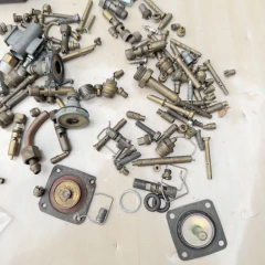 LOTE de peças de carburadores da linha V8 bijet e quadrijet para doação de peças ou restauração. na internet