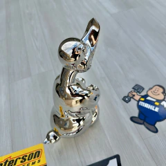 Réplica perfeita do pato do Ornamento de Capô Convoy Duck do filme A prova de morte, "Death Proof" de Quentin Tarantino. - Zera Parts V8 - Peças e acesssórios para veículos da linha de motores V8 e antigos.