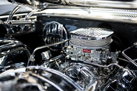 Imagem do banner rotativo Zera Parts V8 - Peças e acesssórios para veículos da linha de motores V8 e antigos.