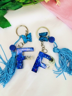 Chaveiros Azul F + P com Borboleta e Tassel – Um detalhe cheio de estilo e significado
