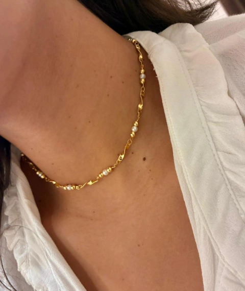 Choker Esferas e Pérolas com Detalhes Banhada a Ouro 18k