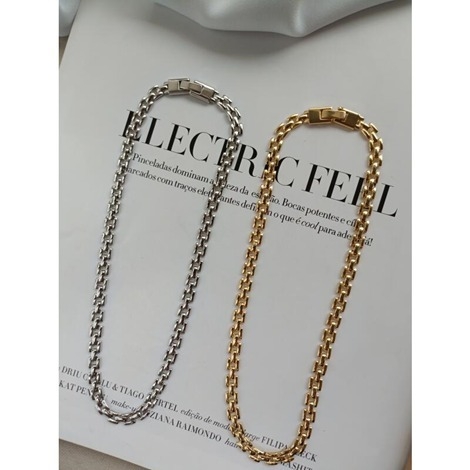 Choker Victória Trabalhada Banhado a Ródio Branco