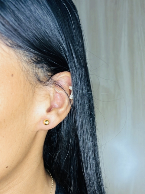 Brinco de bolinha lisa folheado a Ouro TAM P