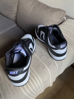 Nike SB Dunk Low Panda en internet