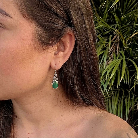 Brinco de Prata Anzol Gota Indiana Malaquita