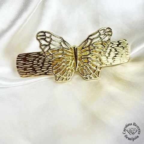 Presilha Chapa com Borboleta Detalhada Semijoia Ouro - comprar online