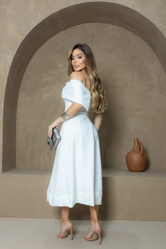 Vestido longuete rodado ombro a ombro na internet