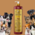 Frasco de condicionador Topázio Bambu Mossô da Dolce Pet, com cães e gatos ao fundo.