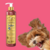 Frasco de shampoo Safira Bambu Mossô da Dolce Pet com um cão feliz ao fundo.
