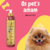 Frasco do Shampoo Limpeza Intensa Safira Bambu Mossô da Dolce Pet, com um cachorro fofo ao fundo, em um fundo colorido.