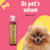 Frasco do produto Limpa Orelha Azurita da Dolce Pet com um cachorro pomerânia feliz ao fundo.