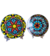 Conjunto de dois pratos de parede decorativos em vidro com design de mandala, um exibindo cores vibrantes e padrões detalhados.