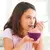 Máquina de Sorvete Classic Vermelha A Base de Frutas Congeladas 127V Yonanas