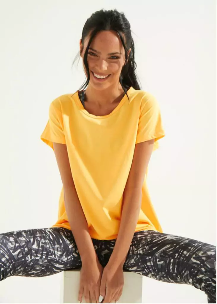 REMERA VENUS NEGRA