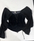 Blusa vintage preta de ilhós - tamanho G na internet