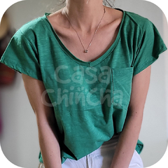 Remera Básica escote en V c/bolsillo VERDE BENETTON - comprar online