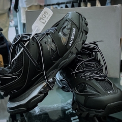 Balenciaga Track LED Sneaker Black na internet
