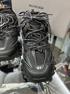 Imagem do Balenciaga Track LED Sneaker Black