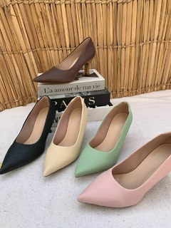 Scarpin salto Fino croco Marrom na internet