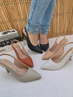 Scarpin Chanel Napa Off White na internet