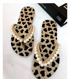 Havaianas Flat Brilhante com Pérolas e Strass
