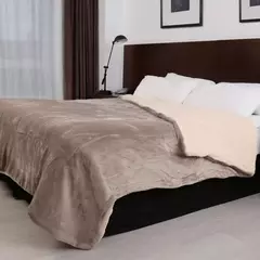 Edredón flannel liso corderito queen - Tienda Dom