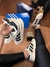 Adidas Samba na internet