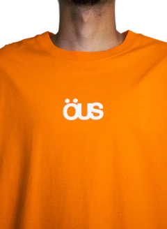 CAMISETA ÖUS SEMI LOGO LARANJA na internet