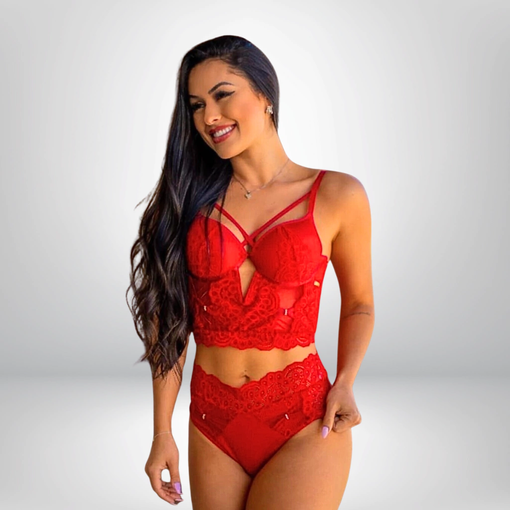 Conjunto Cropped com Bojo Detalhes em Strappy e Renda