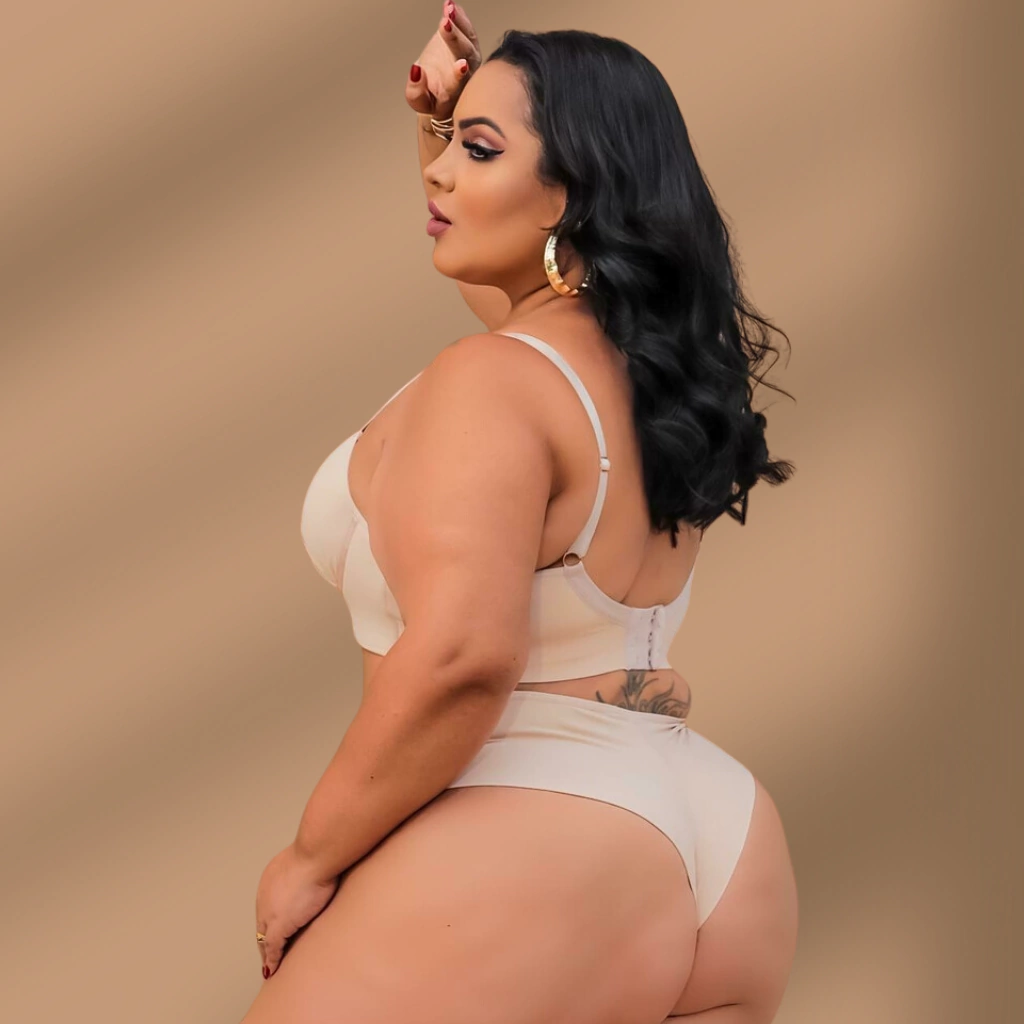 Conjunto Lingerie Basic - Modelo Plus Size