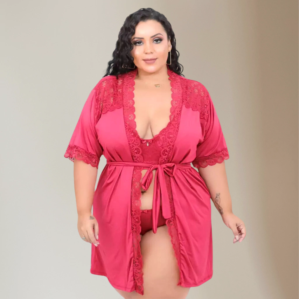Robe em Liganete com Detalhes em Renda - Modelo Plus Size