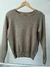Sweater gris con hombreras