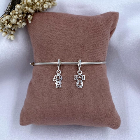 Berloque Menino Vazado