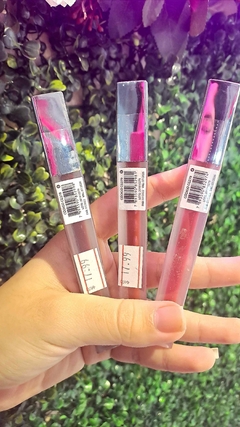 BATOM LÍQUIDO SOFT LIPS - CITY GIRLS na internet