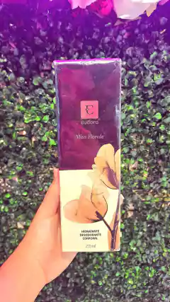 HIDRATANTE CORPORAL MISS FLORALE - EUDORA - comprar online