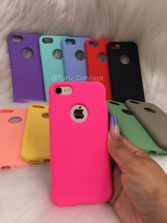 CAPA IPHONE COM FURO