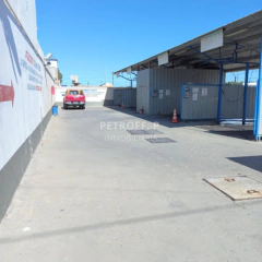 TERRENO CON FONDO DE COMERCIO - Petroff P. Inmobiliaria