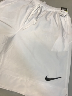 Bermuda Nike branca