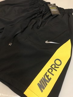 Bermuda Nike Pro amarela - comprar online