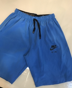 Bermuda Nike Air azul clara